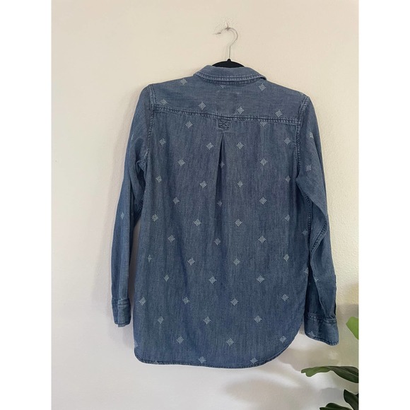 American Eagle Women's Size M denim embroidered diamond pattern button up - Picture 7 of 8